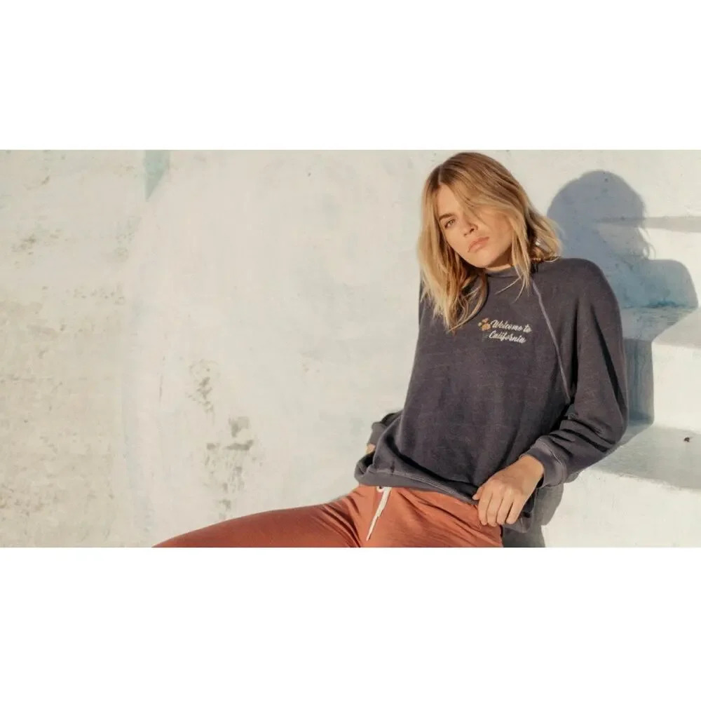 Monrow Welcome to California Navy Crewneck Pullover